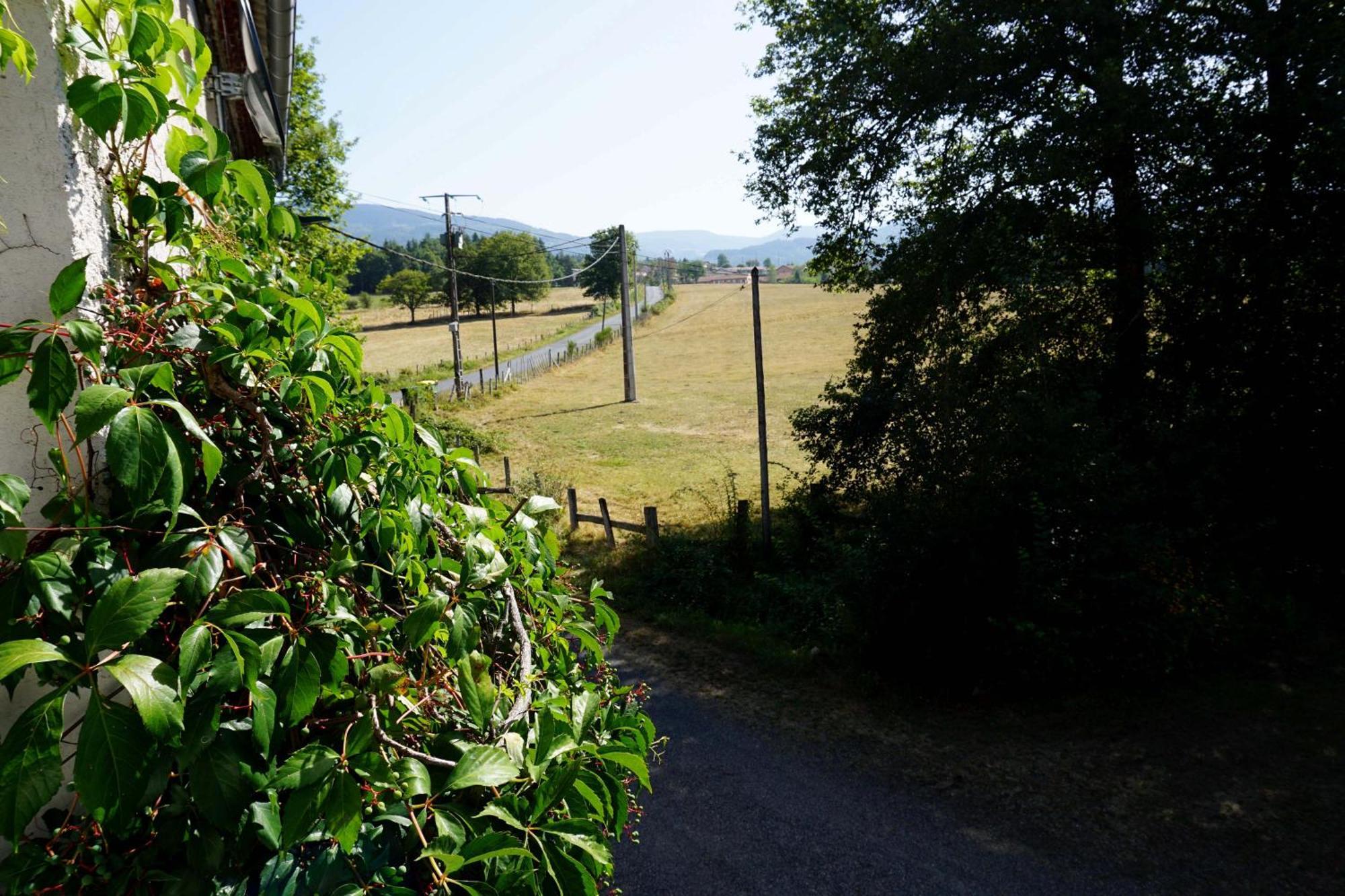 Les Neuf Bouleaux Bed & Breakfast Job Luaran gambar